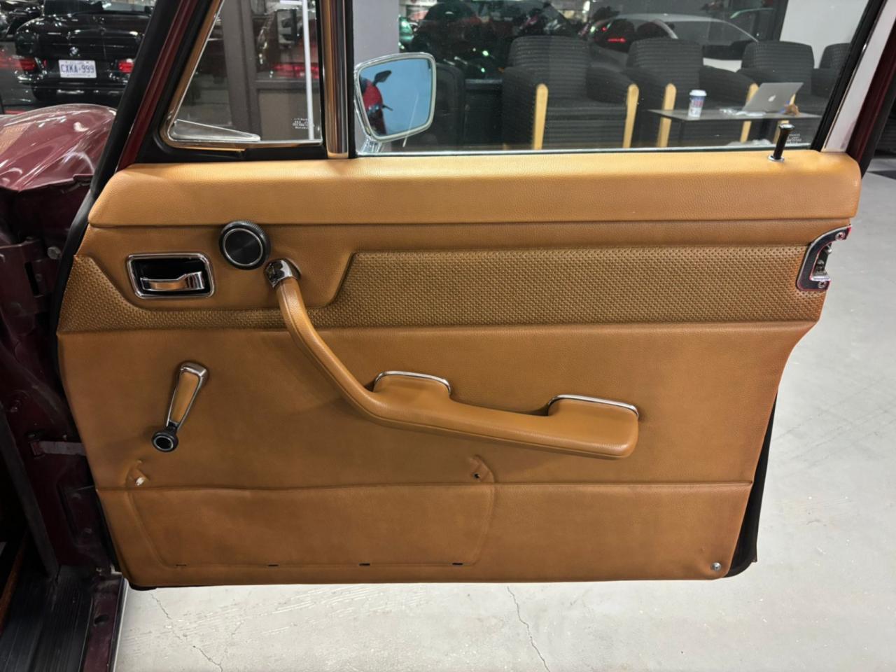 1972 Mercedes-Benz 220 W115 Photo