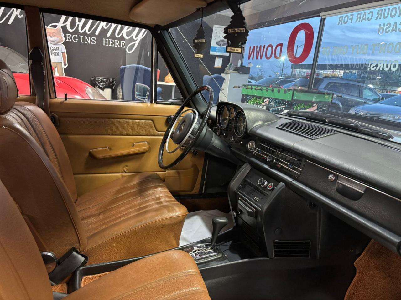 1972 Mercedes-Benz 220 W115 Photo