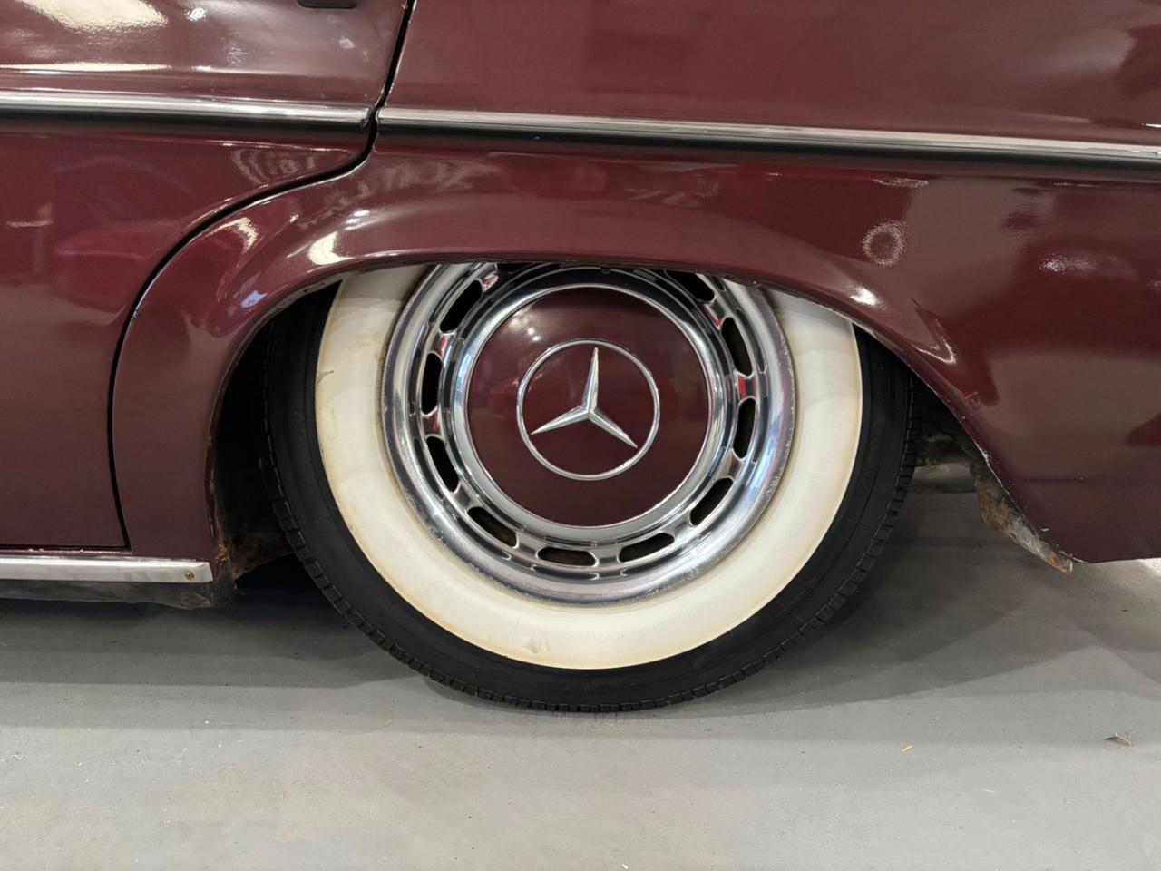 1972 Mercedes-Benz 220 W115 Photo