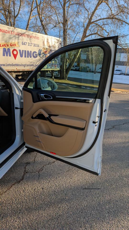 2017 Porsche Cayenne S - Photo #16