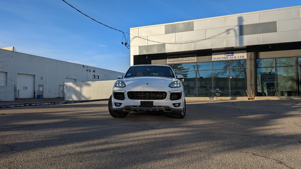 2017 Porsche Cayenne S - Photo #3