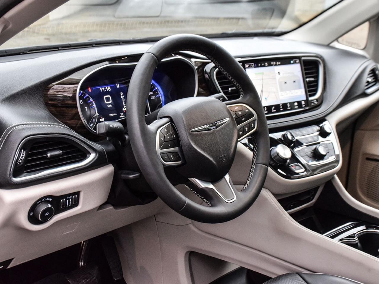 2024 Chrysler Pacifica Limited |LIMITED|10.1NAV|PANOROOF|HKSOUND|DVDX2|360CAM| Photo