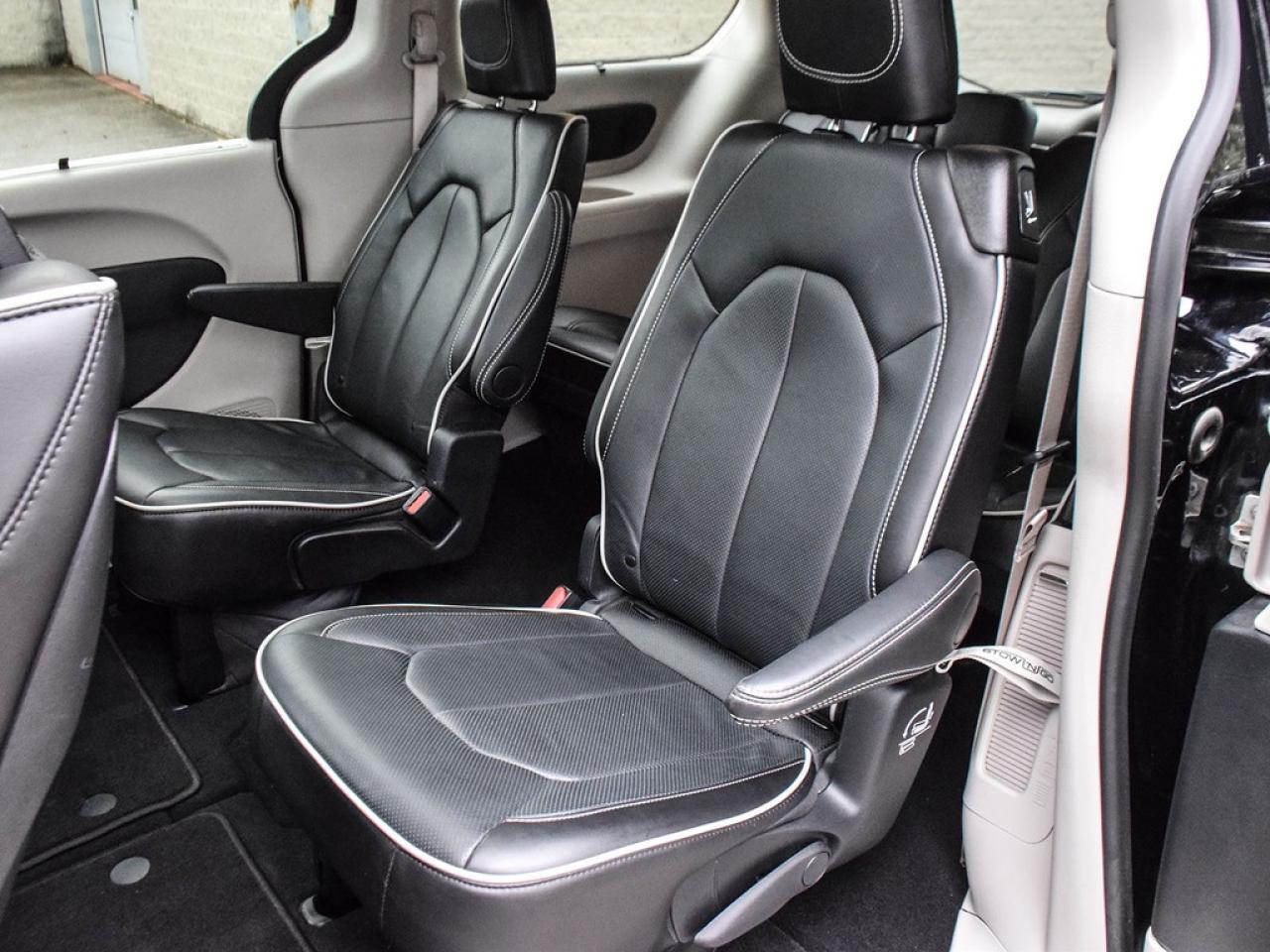 2024 Chrysler Pacifica Limited |LIMITED|10.1NAV|PANOROOF|HKSOUND|DVDX2|360CAM| Photo