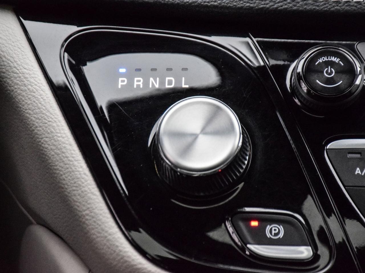 2024 Chrysler Pacifica Limited |LIMITED|10.1NAV|PANOROOF|HKSOUND|DVDX2|360CAM| Photo