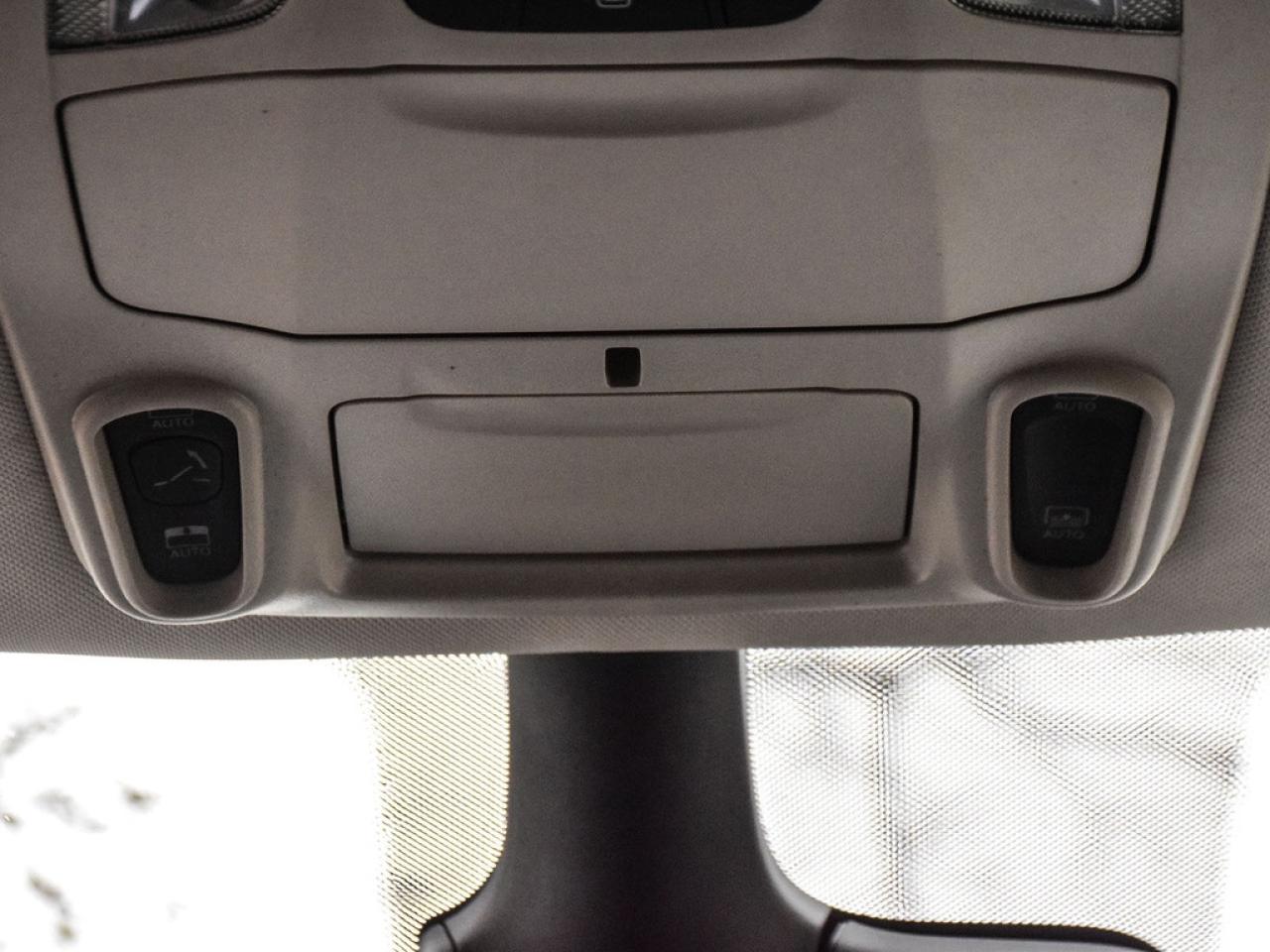 2024 Chrysler Pacifica Limited |LIMITED|10.1NAV|PANOROOF|HKSOUND|DVDX2|360CAM| Photo