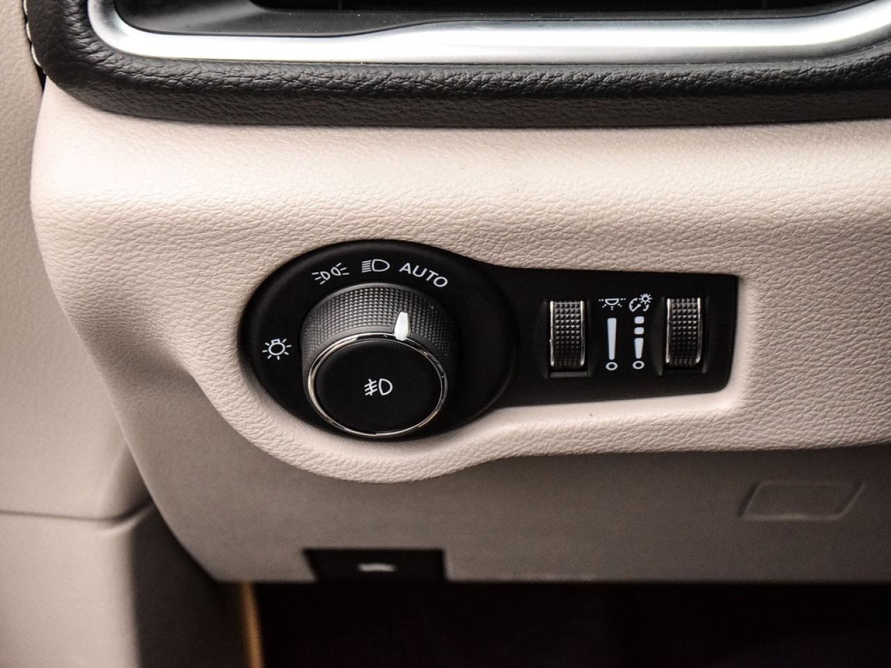 2024 Chrysler Pacifica Limited |LIMITED|10.1NAV|PANOROOF|HKSOUND|DVDX2|360CAM| Photo