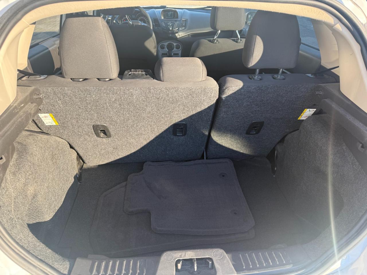 2017 Ford Fiesta SE Photo