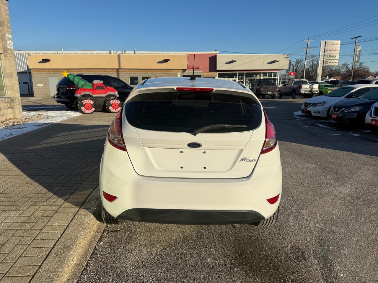 2017 Ford Fiesta SE Photo3