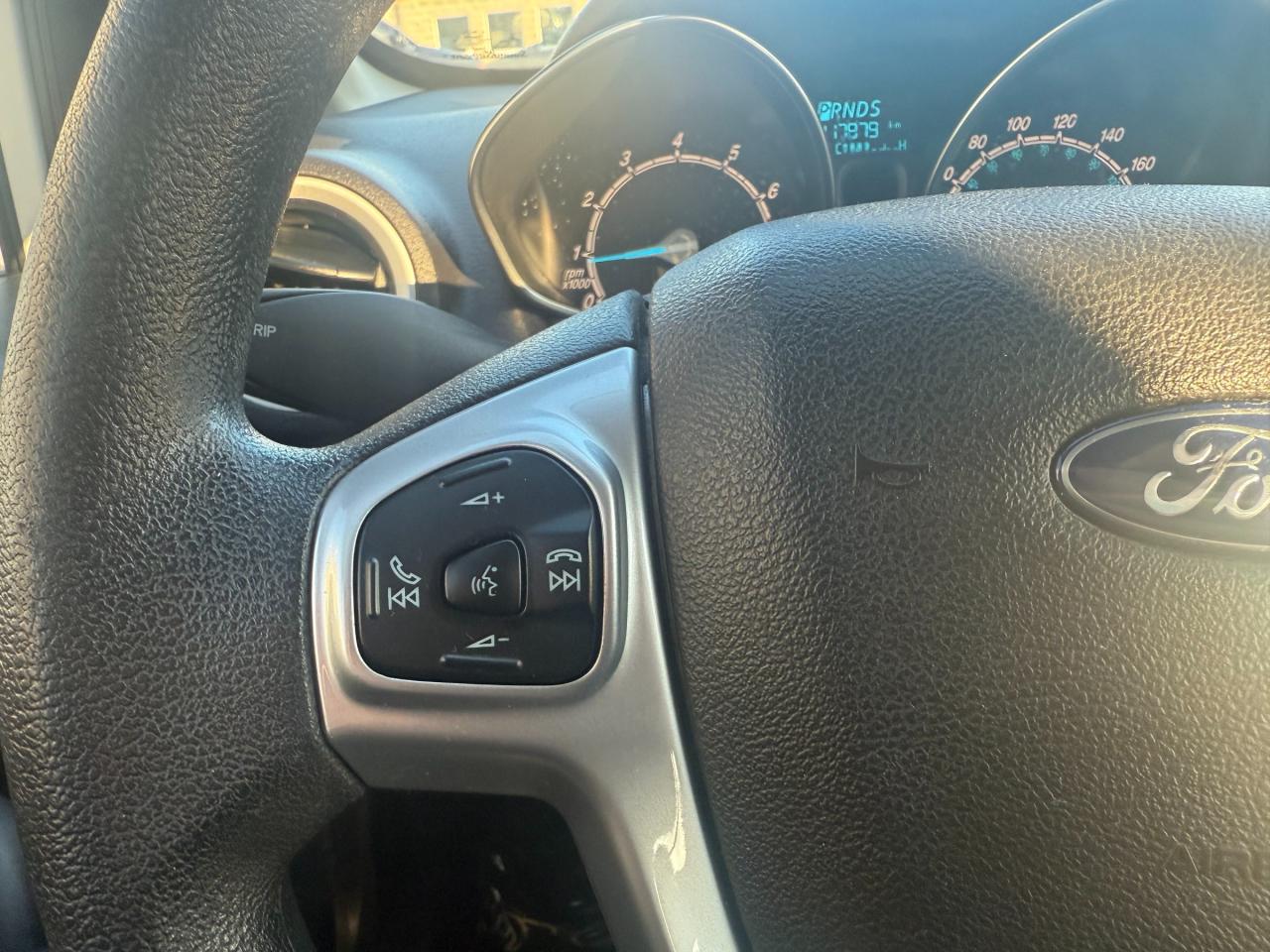 2017 Ford Fiesta SE Photo