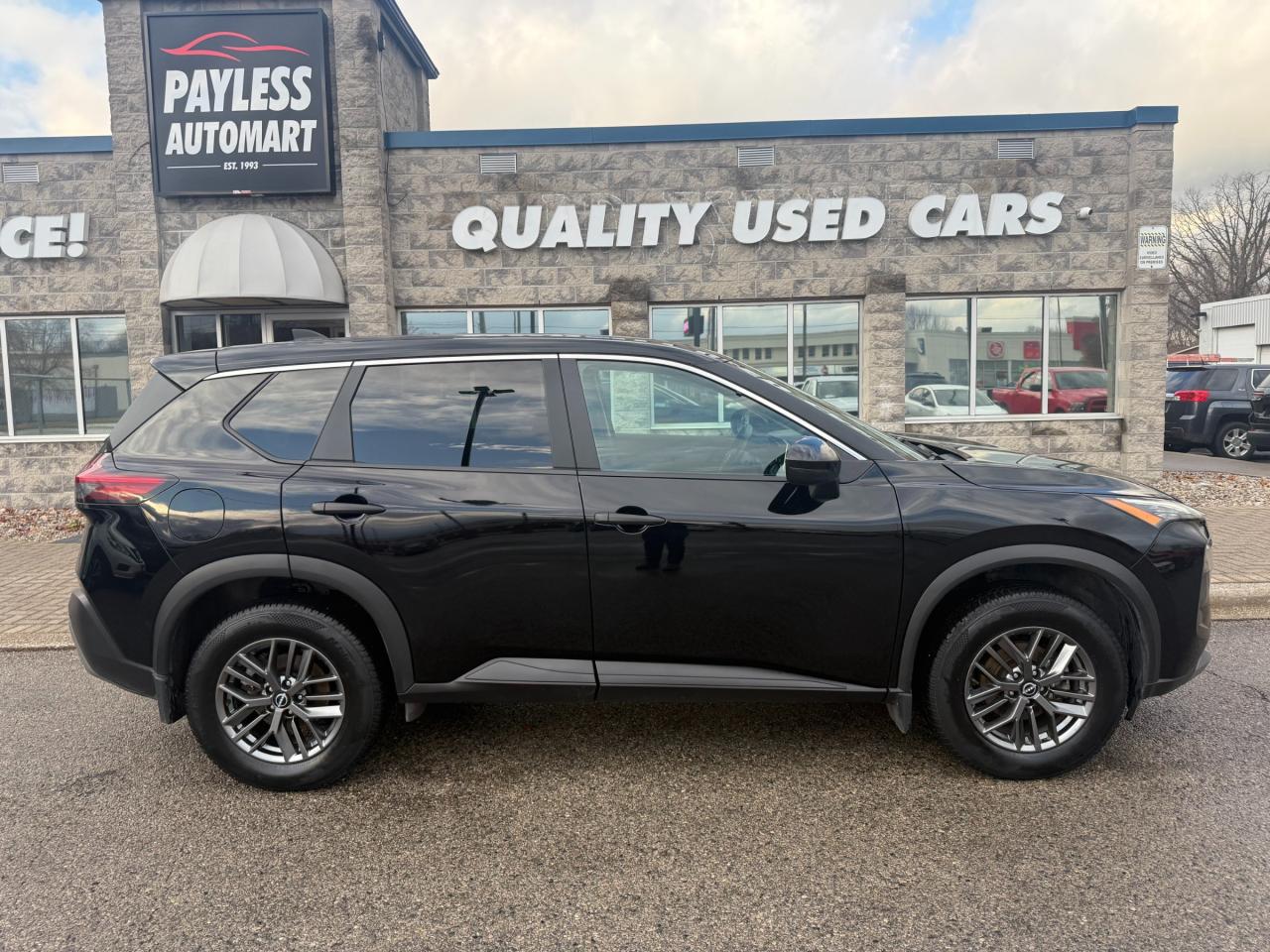 2023 Nissan Rogue S Photo