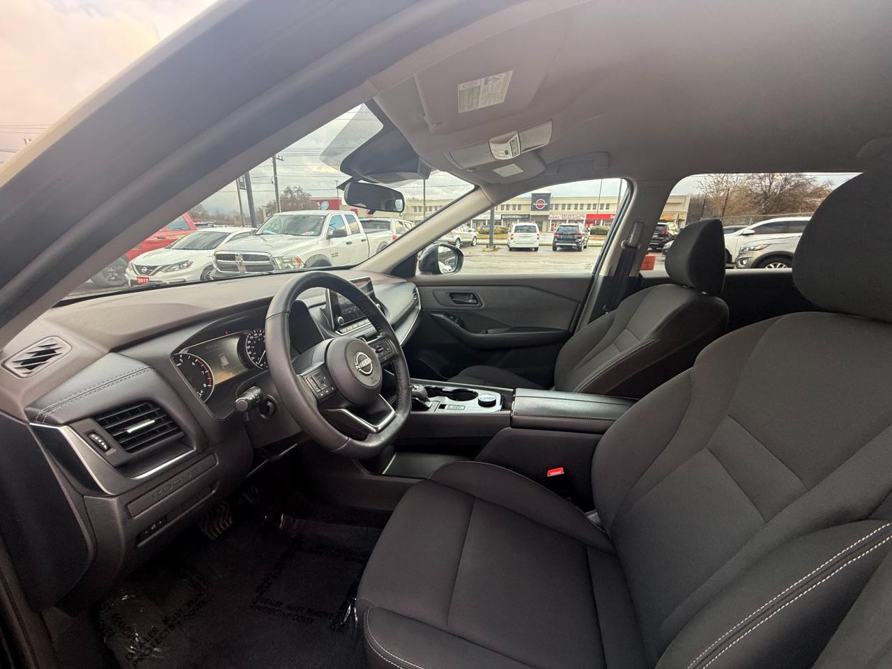 2023 Nissan Rogue S Photo