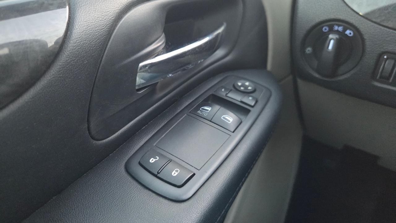 2016 Dodge Grand Caravan CANADA VALUE PACKAGE - Photo #16
