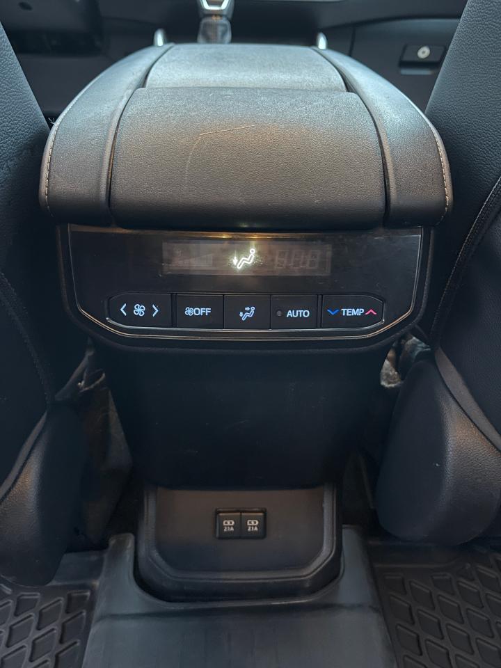 2020 Toyota Highlander XLE Photo