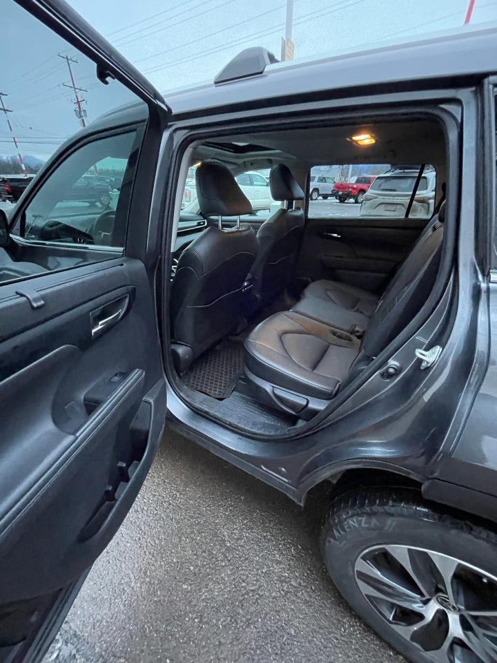 2020 Toyota Highlander XLE Photo