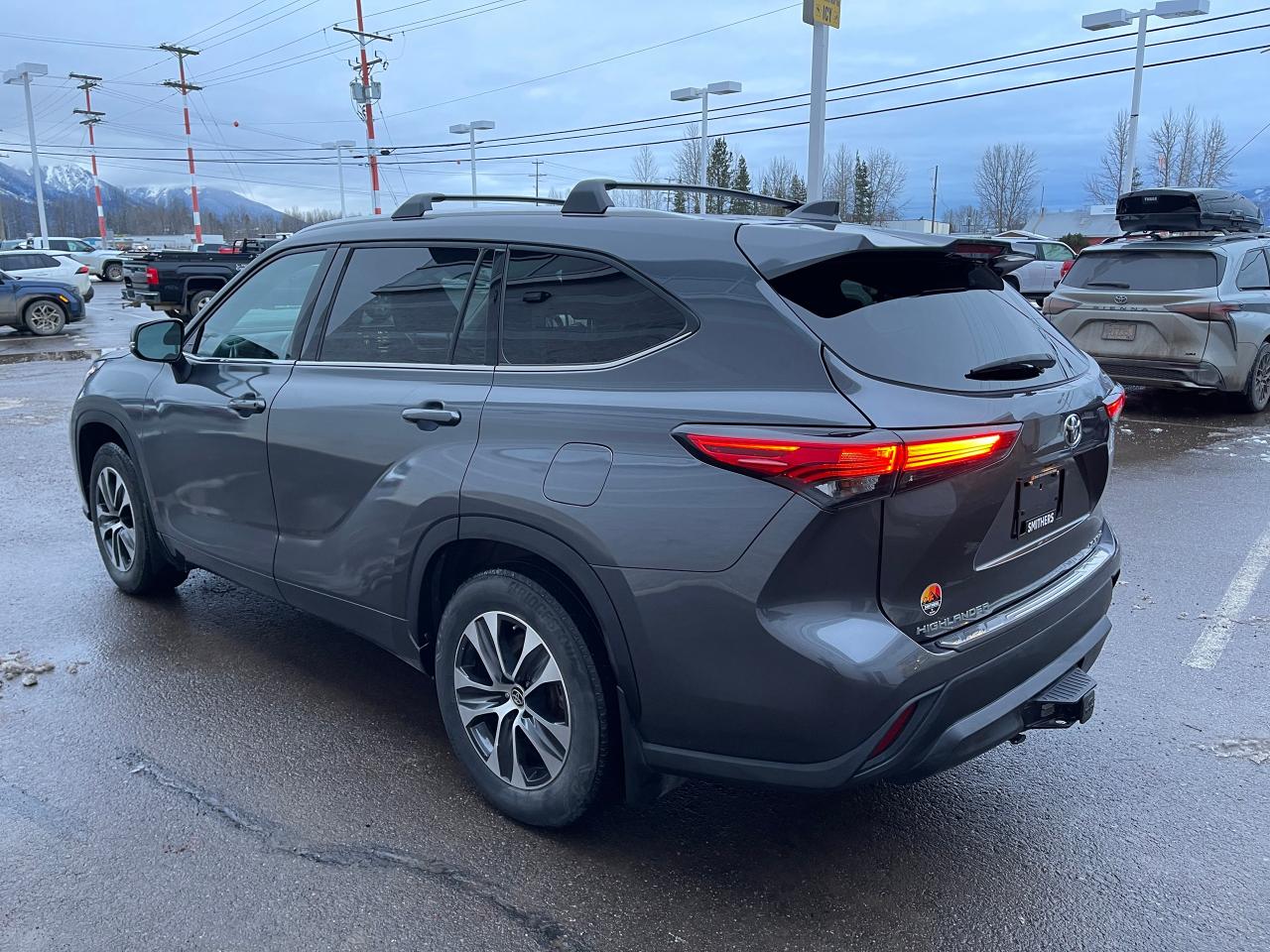 2020 Toyota Highlander XLE Photo4