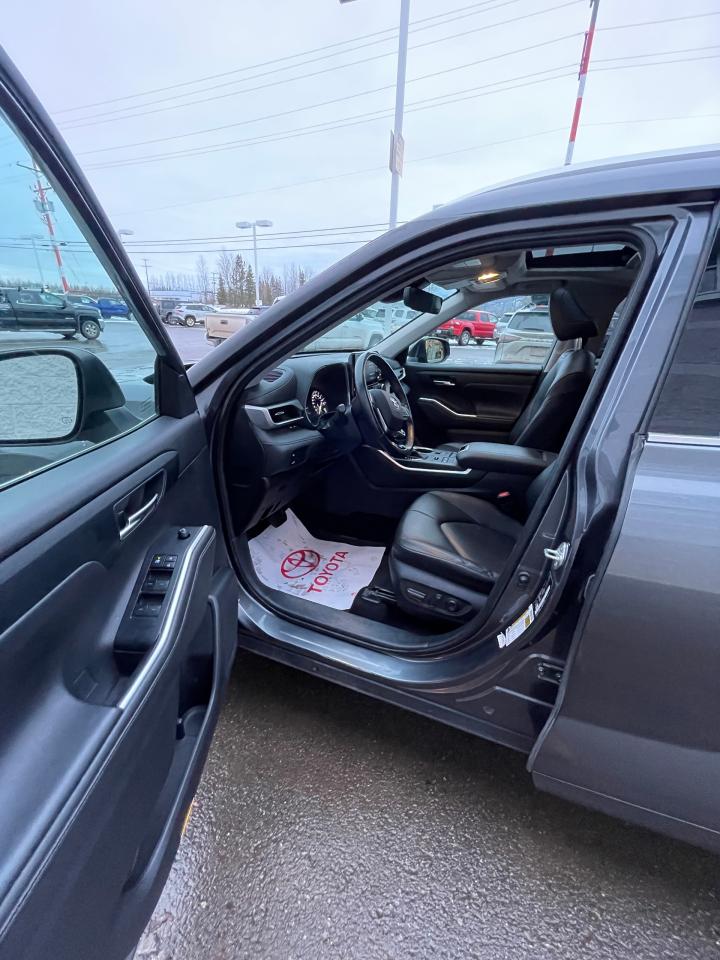 2020 Toyota Highlander XLE Photo