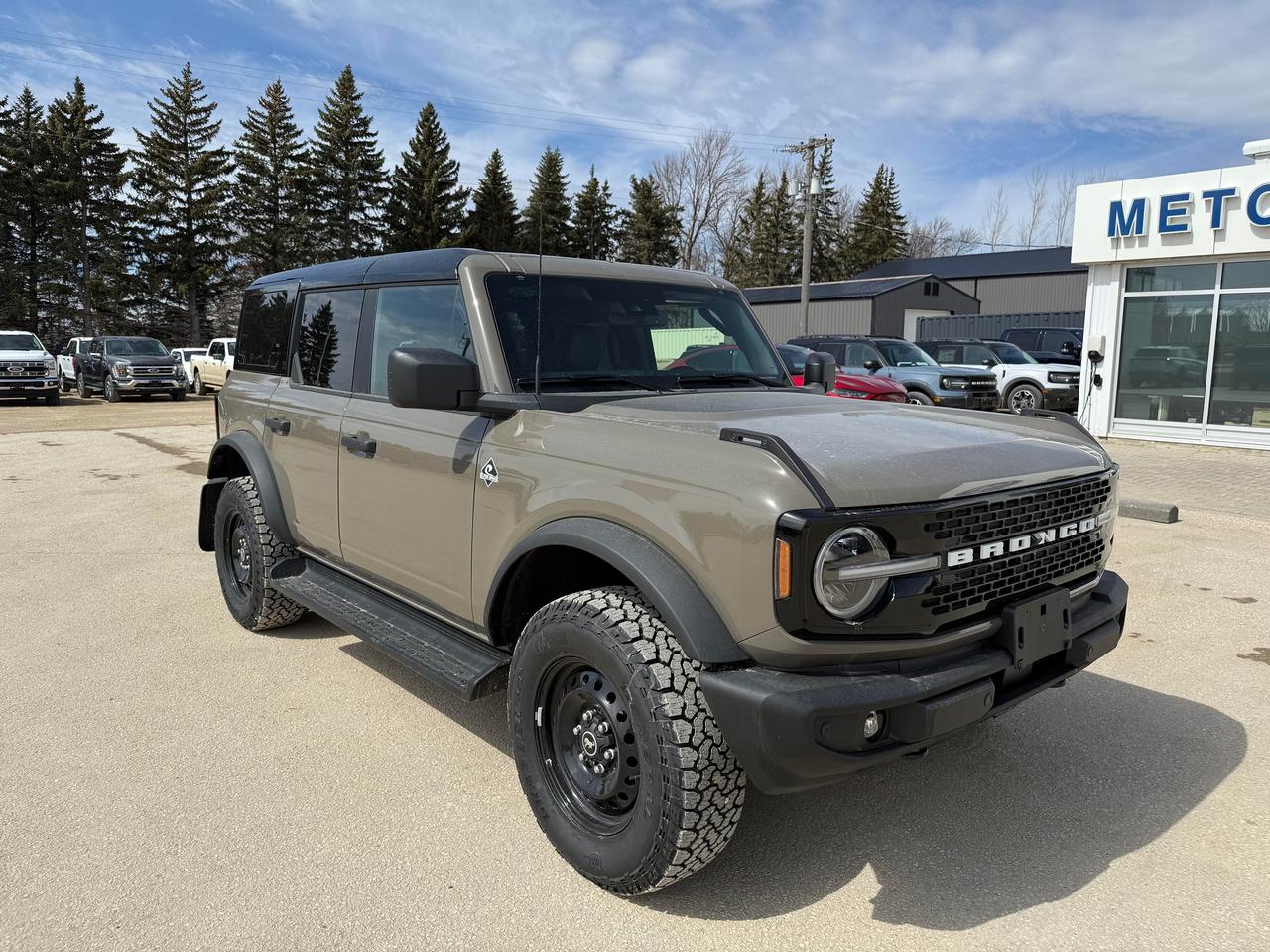 2026 Ford Bronco OUTER BANKS 4 DOOR 4X4 Photo1