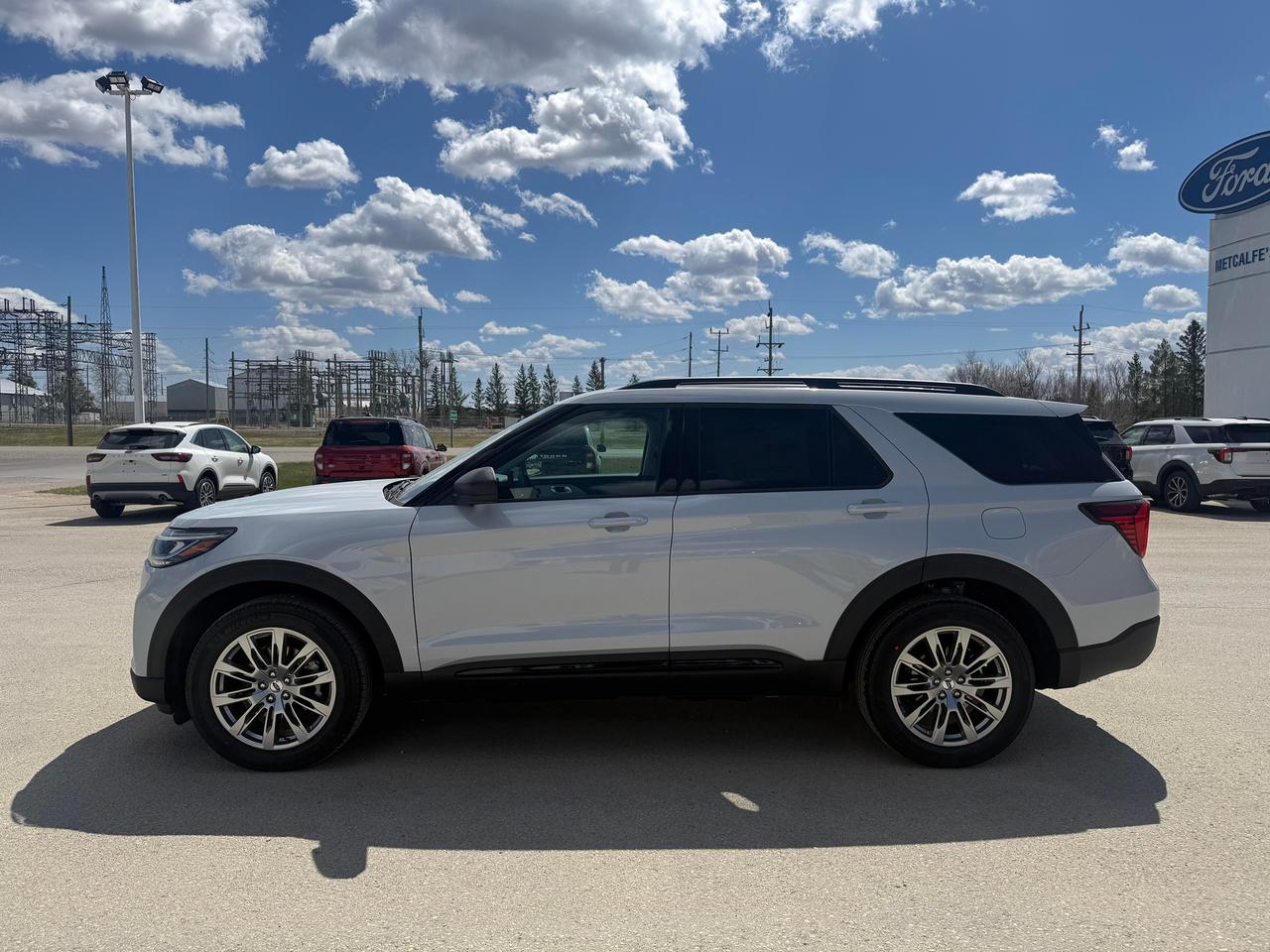 2026 Ford Explorer Active 4WD Photo4