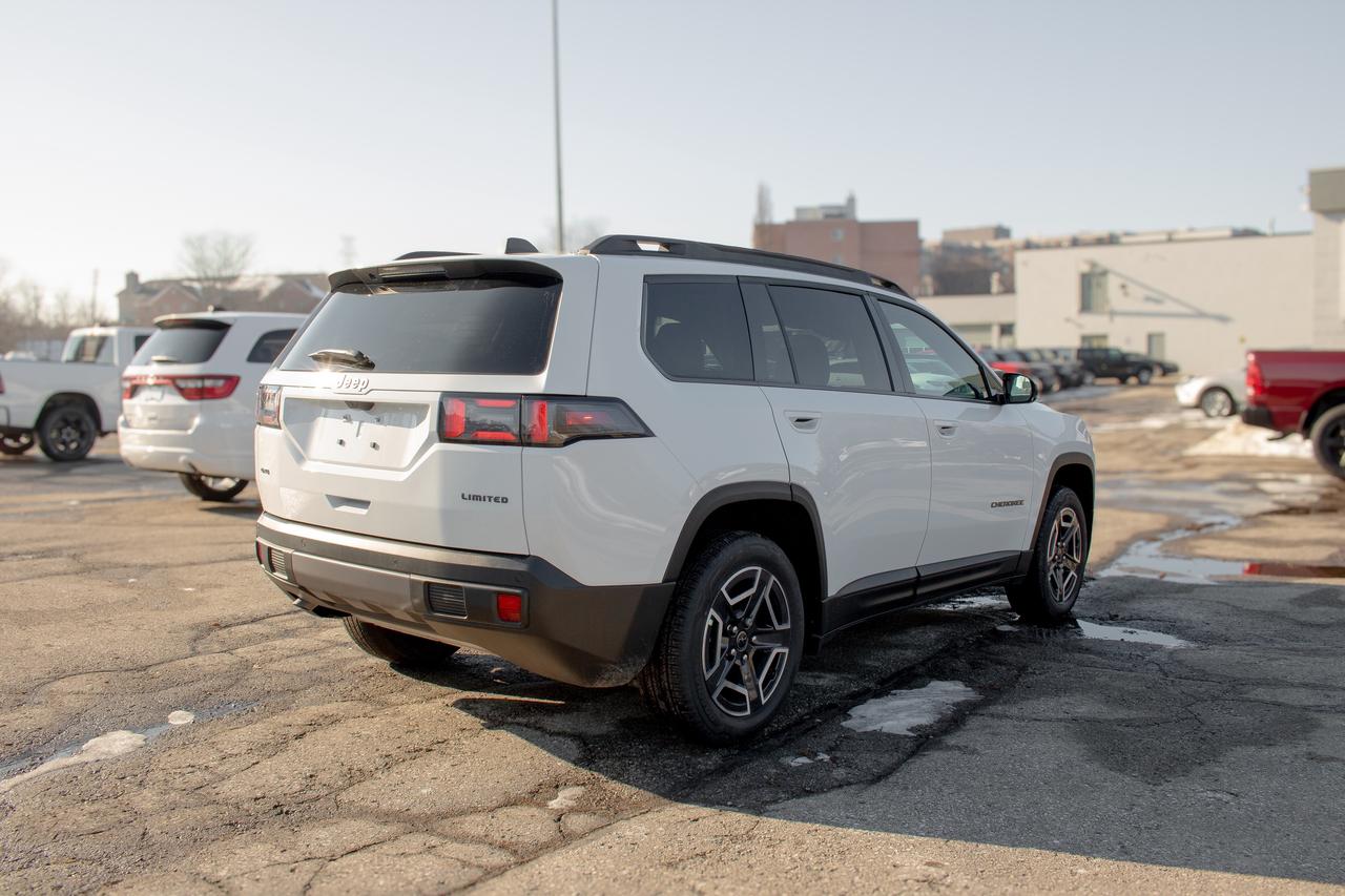 2026 Jeep Cherokee Limited 4X4 Photo