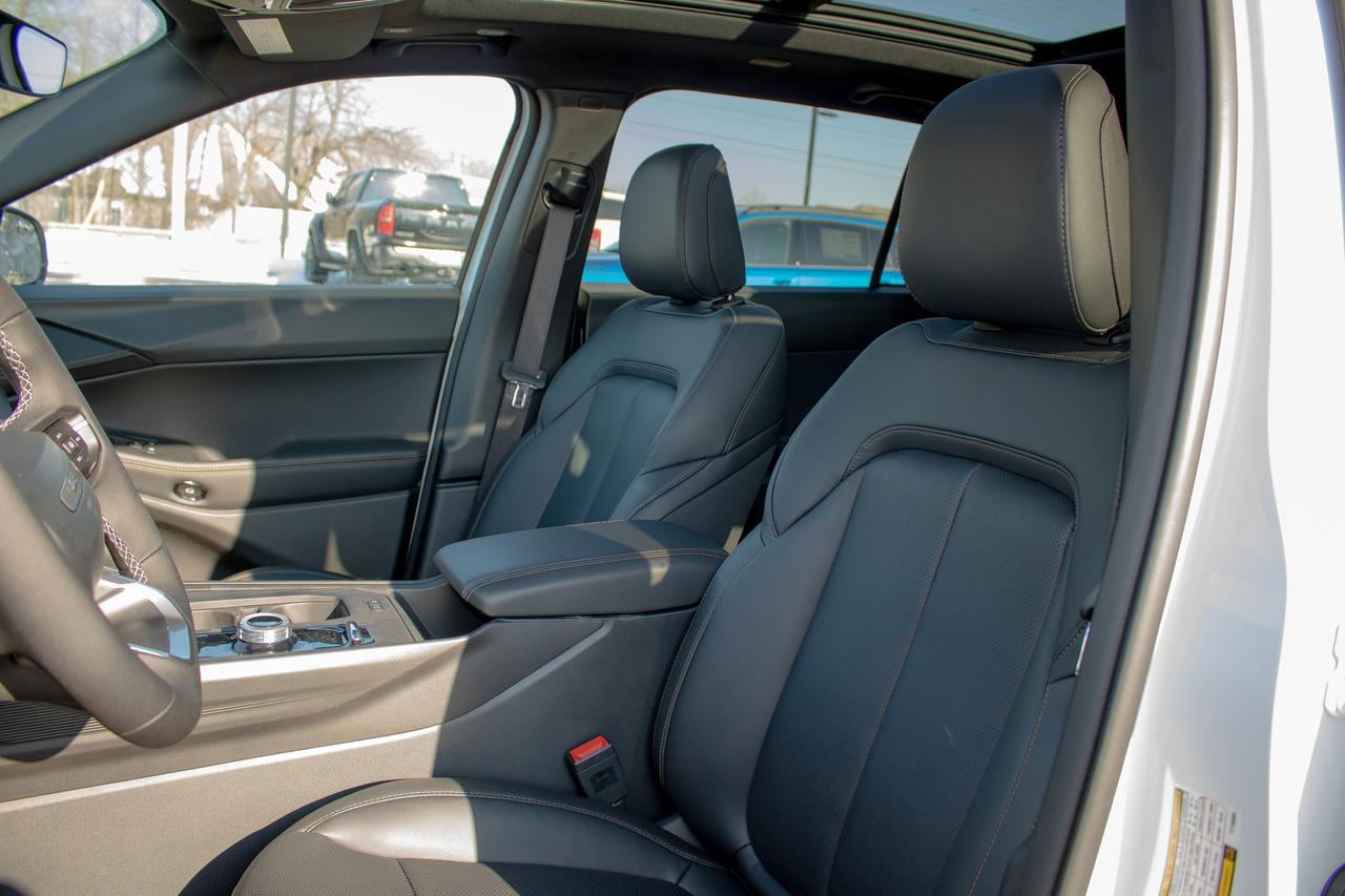 2026 Jeep Cherokee Limited 4X4 Photo