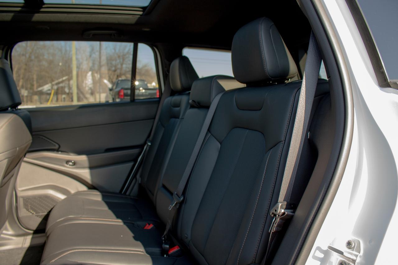 2026 Jeep Cherokee Limited 4X4 Photo