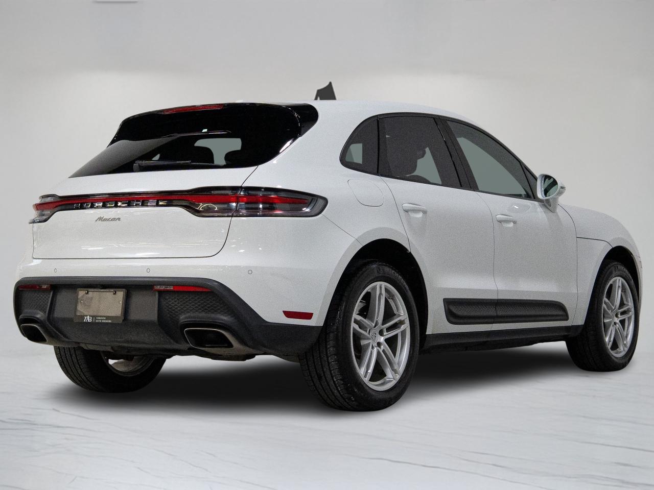 2023 Porsche Macan NAV | PANO | 19 IN Photo3