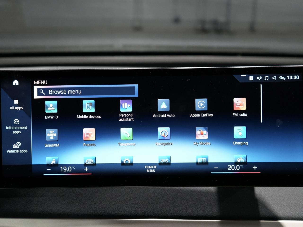 2023 BMW iX xDrive40/PANO/HUD/DRIVE ASSIST/NO ACCIDENTS Photo