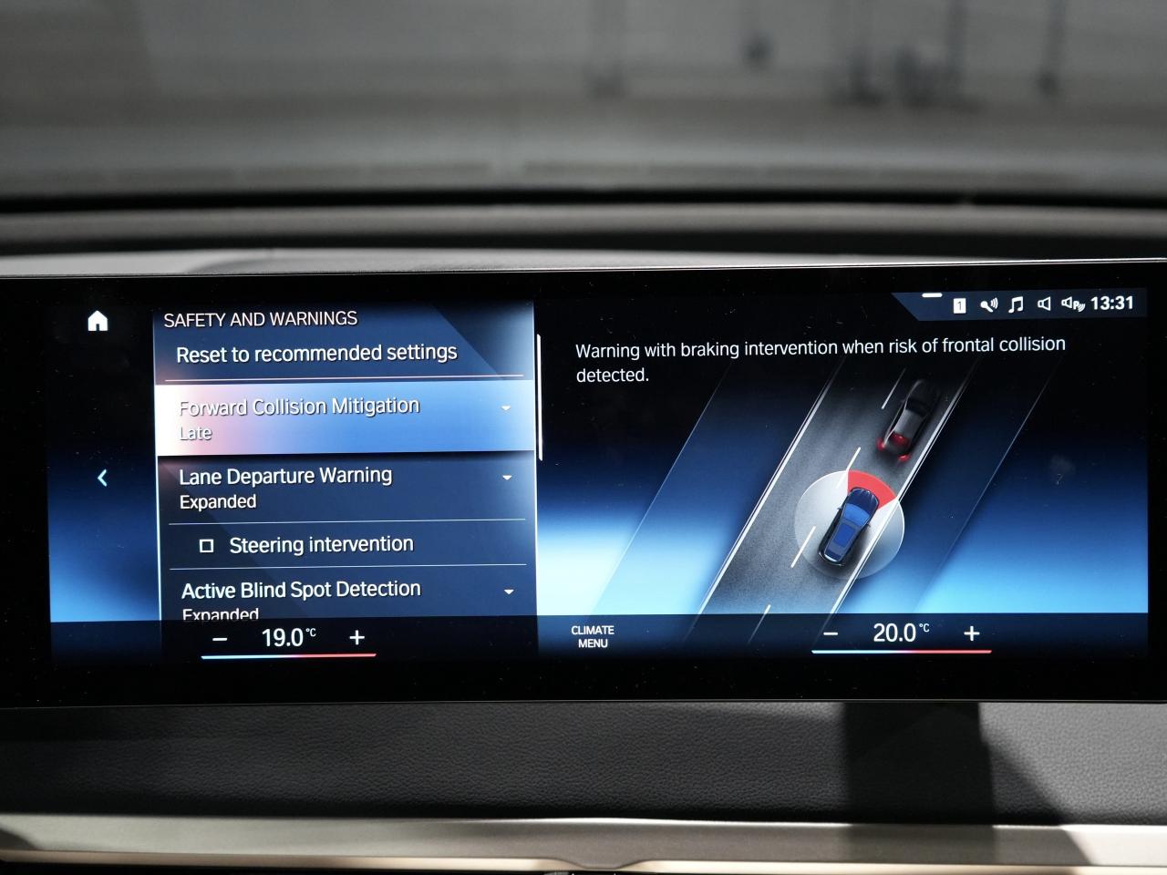 2023 BMW iX xDrive40/PANO/HUD/DRIVE ASSIST/NO ACCIDENTS Photo