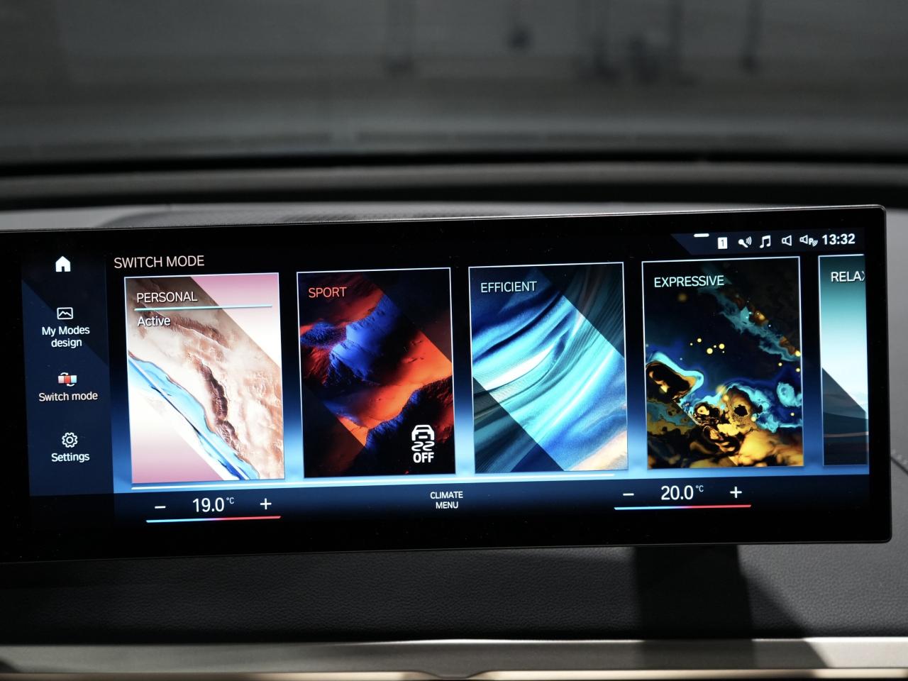 2023 BMW iX xDrive40/PANO/HUD/DRIVE ASSIST/NO ACCIDENTS Photo