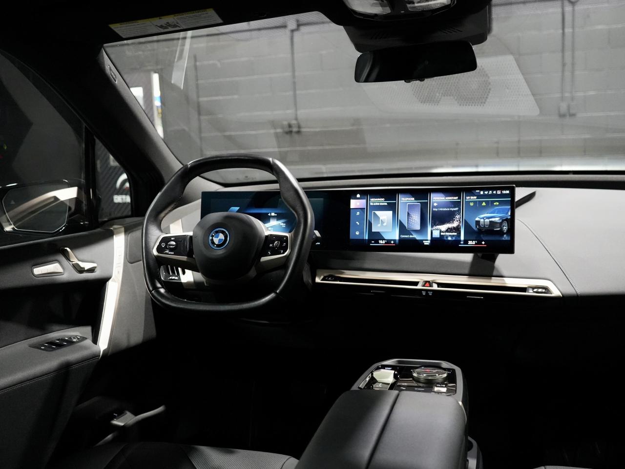 2023 BMW iX xDrive40/PANO/HUD/DRIVE ASSIST/NO ACCIDENTS Photo