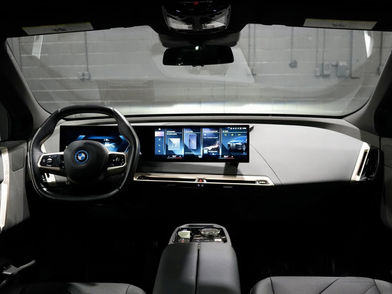 2023 BMW iX xDrive40/PANO/HUD/DRIVE ASSIST/NO ACCIDENTS Photo