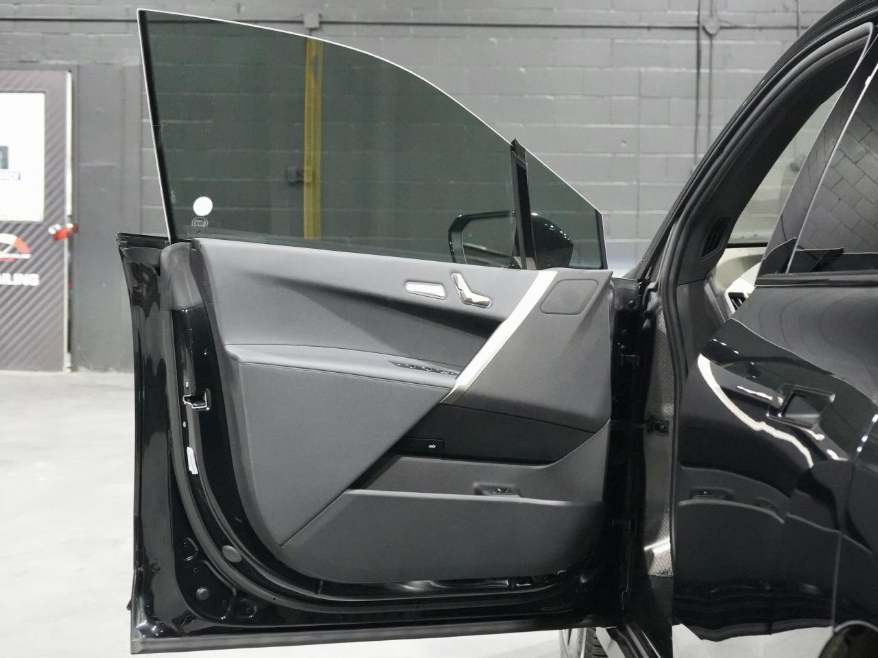 2023 BMW iX xDrive40/PANO/HUD/DRIVE ASSIST/NO ACCIDENTS Photo