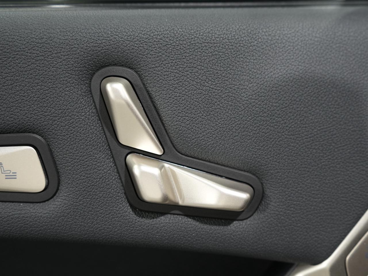 2023 BMW iX xDrive40/PANO/HUD/DRIVE ASSIST/NO ACCIDENTS Photo