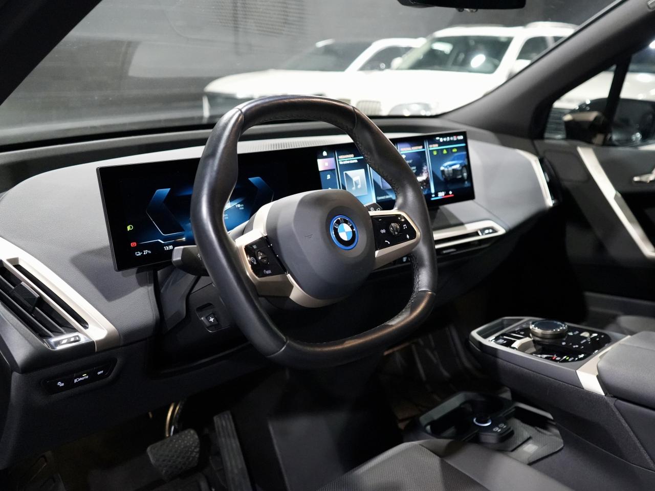 2023 BMW iX xDrive40/PANO/HUD/DRIVE ASSIST/NO ACCIDENTS Photo