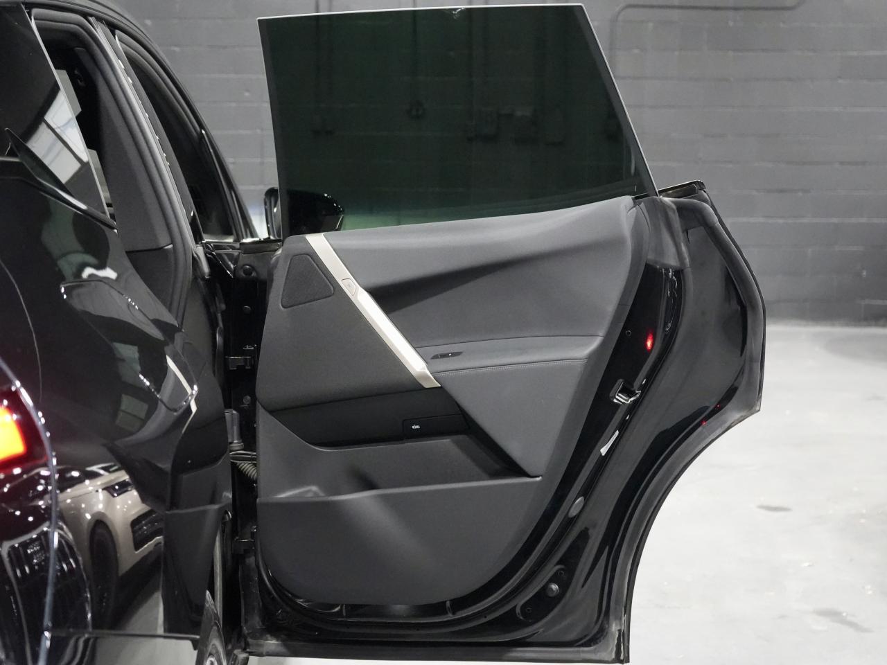 2023 BMW iX xDrive40/PANO/HUD/DRIVE ASSIST/NO ACCIDENTS Photo