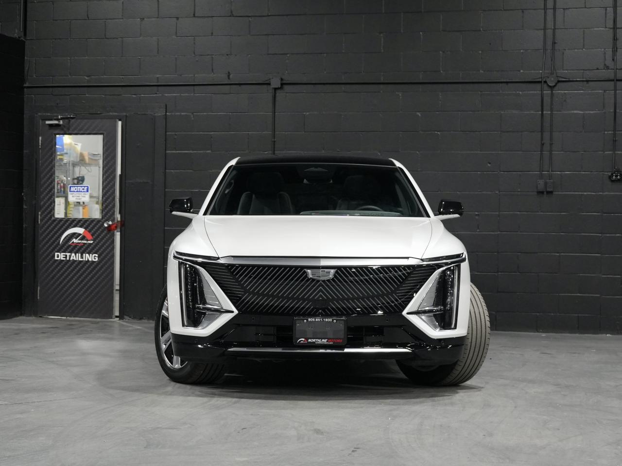 2024 Cadillac LYRIQ Tech w-1SA/PANO/DRIVE ASSIST/1-OWNER/CAM/CARPLAY Photo2