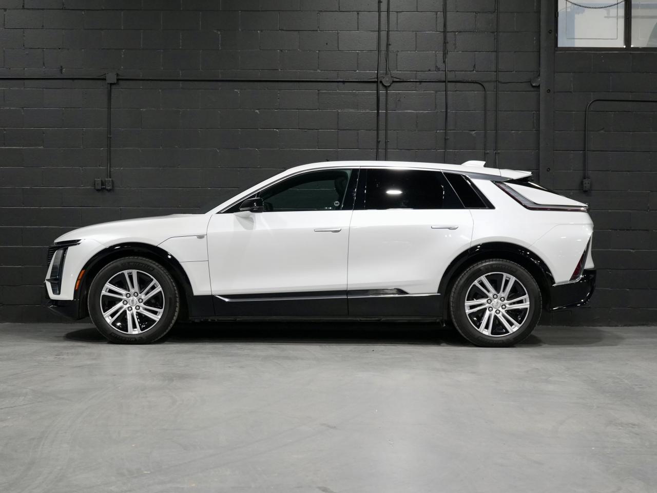 2024 Cadillac LYRIQ Tech w-1SA/PANO/DRIVE ASSIST/1-OWNER/CAM/CARPLAY Photo