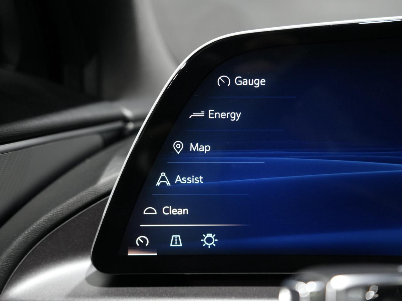 2024 Cadillac LYRIQ Tech w-1SA/PANO/DRIVE ASSIST/1-OWNER/CAM/CARPLAY Photo