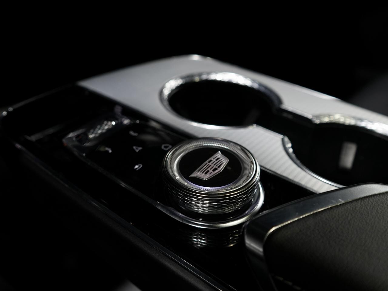 2024 Cadillac LYRIQ Tech w-1SA/PANO/DRIVE ASSIST/1-OWNER/CAM/CARPLAY Photo