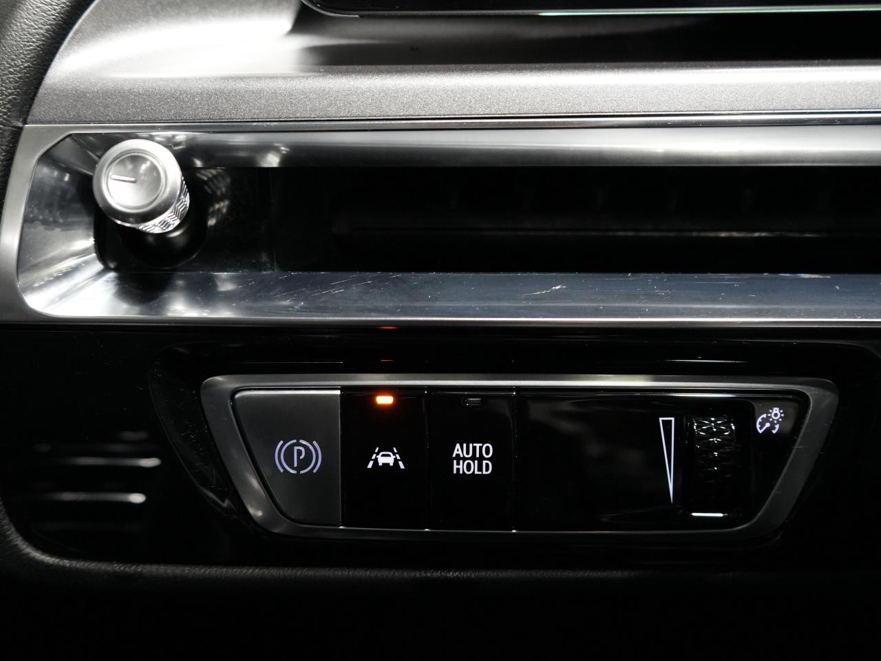 2024 Cadillac LYRIQ Tech w-1SA/PANO/DRIVE ASSIST/1-OWNER/CAM/CARPLAY Photo