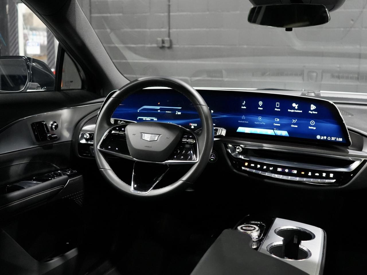 2024 Cadillac LYRIQ Tech w-1SA/PANO/DRIVE ASSIST/1-OWNER/CAM/CARPLAY Photo