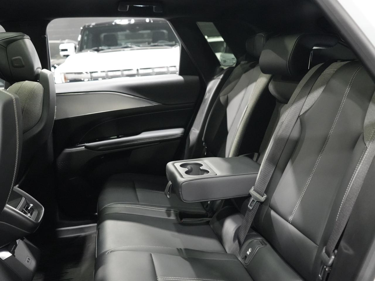 2024 Cadillac LYRIQ Tech w-1SA/PANO/DRIVE ASSIST/1-OWNER/CAM/CARPLAY Photo