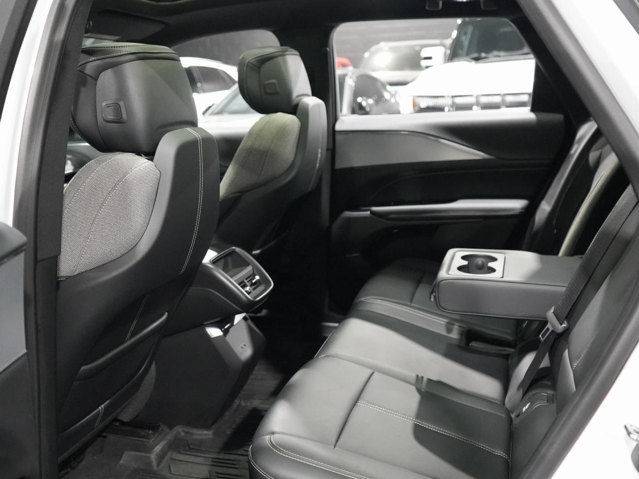 2024 Cadillac LYRIQ Tech w-1SA/PANO/DRIVE ASSIST/1-OWNER/CAM/CARPLAY Photo