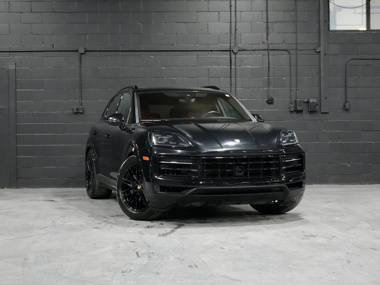 2024 Porsche Cayenne PREMIUM PKG/SPORT CHRONO/8-WAY ADAPTIVE SPORT SEAT Photo