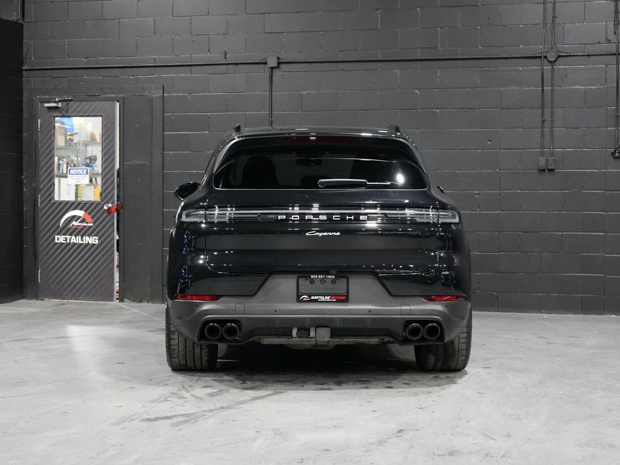 2024 Porsche Cayenne PREMIUM PKG/SPORT CHRONO/8-WAY ADAPTIVE SPORT SEAT Photo