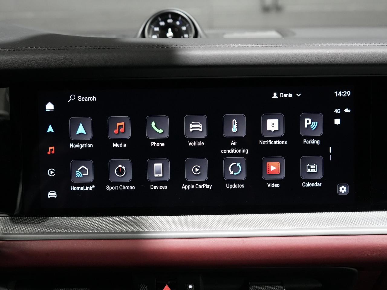 2024 Porsche Cayenne PREMIUM PKG/SPORT CHRONO/8-WAY ADAPTIVE SPORT SEAT Photo