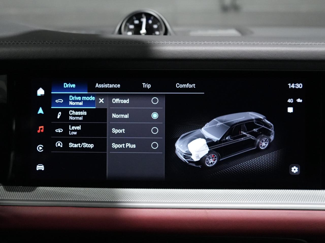 2024 Porsche Cayenne PREMIUM PKG/SPORT CHRONO/8-WAY ADAPTIVE SPORT SEAT Photo