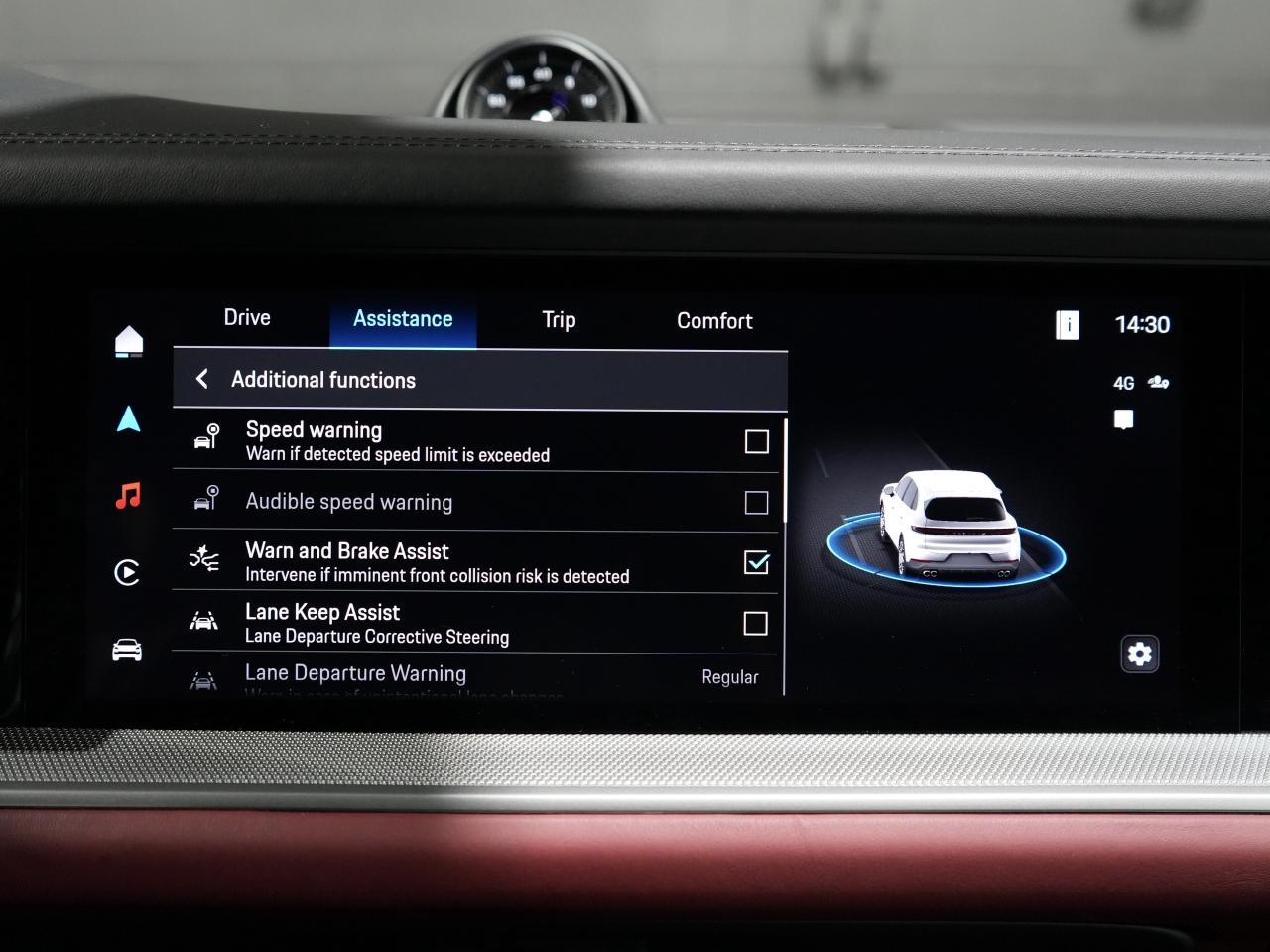 2024 Porsche Cayenne PREMIUM PKG/SPORT CHRONO/8-WAY ADAPTIVE SPORT SEAT Photo