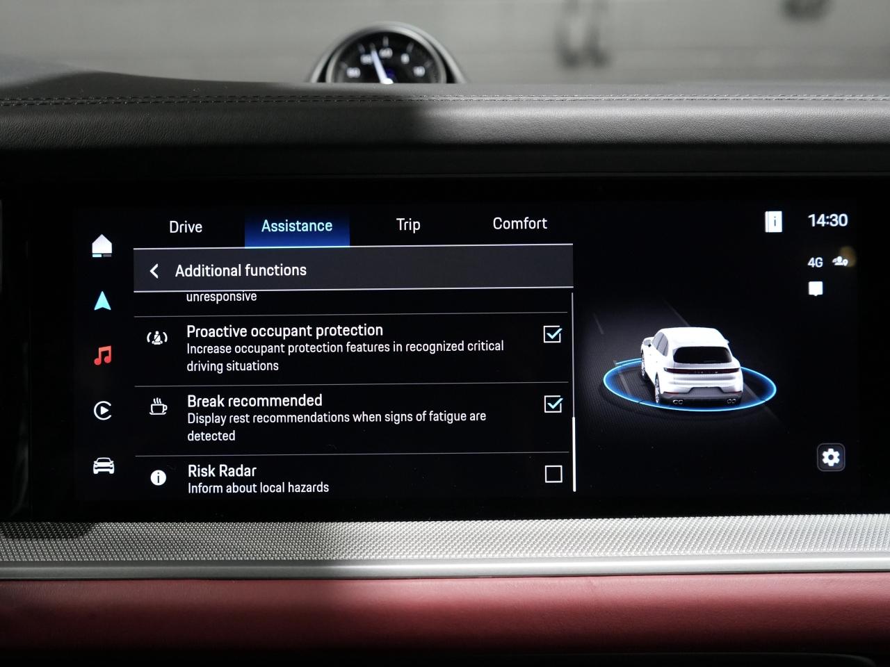 2024 Porsche Cayenne PREMIUM PKG/SPORT CHRONO/8-WAY ADAPTIVE SPORT SEAT Photo