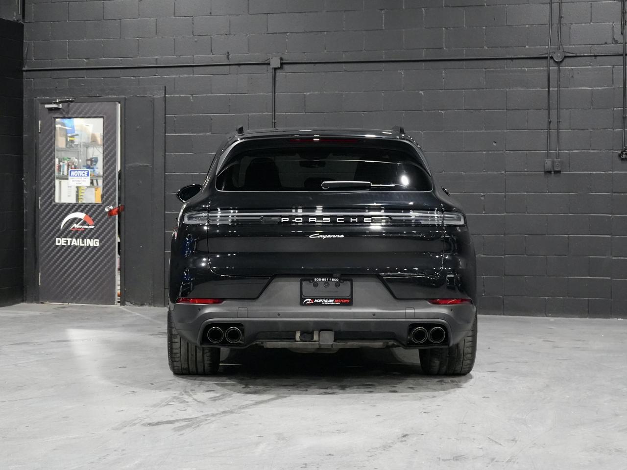 2024 Porsche Cayenne PREMIUM PKG/SPORT CHRONO/8-WAY ADAPTIVE SPORT SEAT Photo